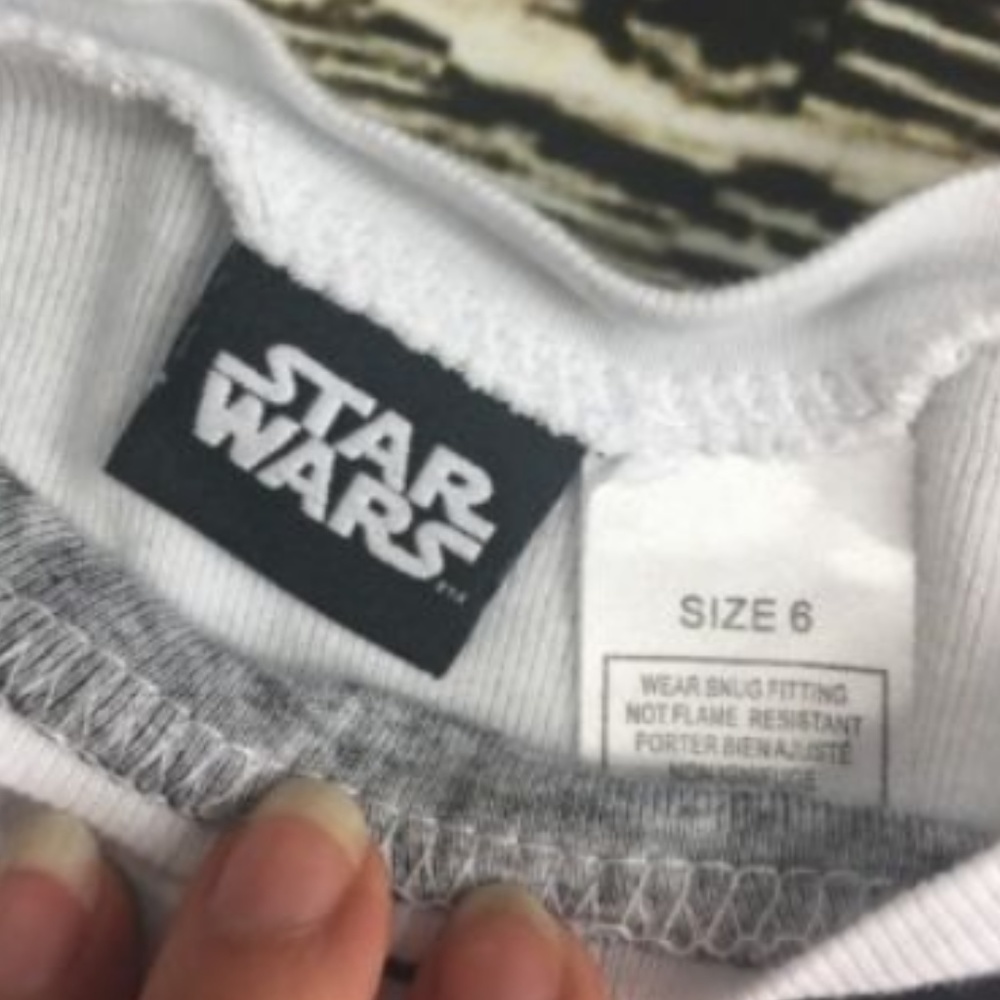 Star Wars T-shirt  kids Size 6 - Picture 2 of 4